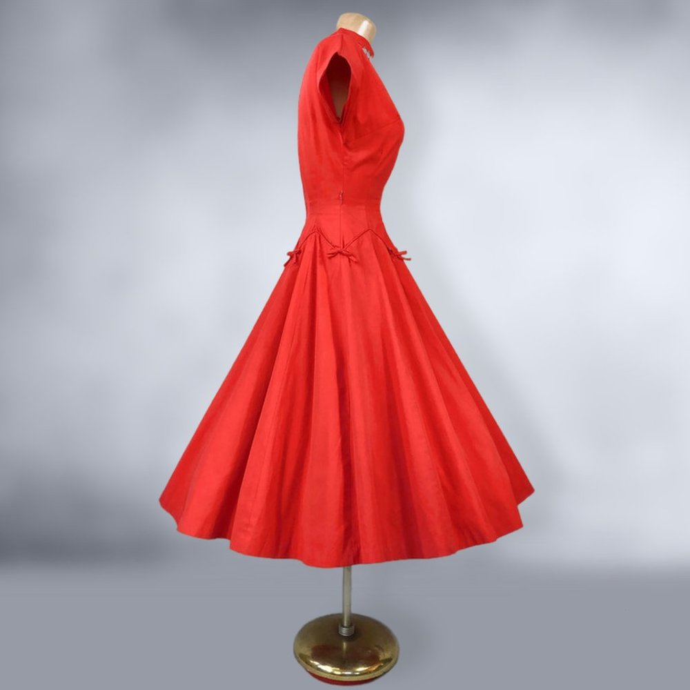 VINTAGE 50s Vibrant Red Full Sweep New Look Party Dress with Mother of Pearl VFG - Picture 7 of 11